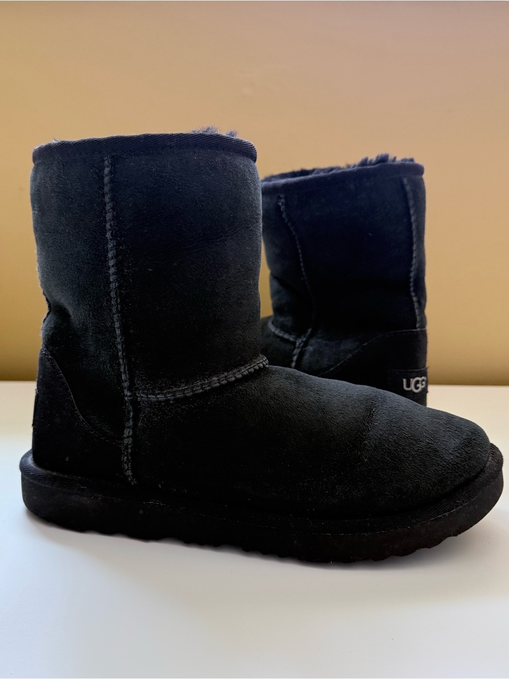 UGG Kids Classic Short Boot in Black